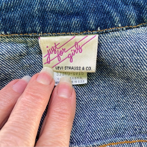 Vintage 80s dark blue denim Levis vest, pockets, snap front, biker hottie, Small - Picture 4 of 15